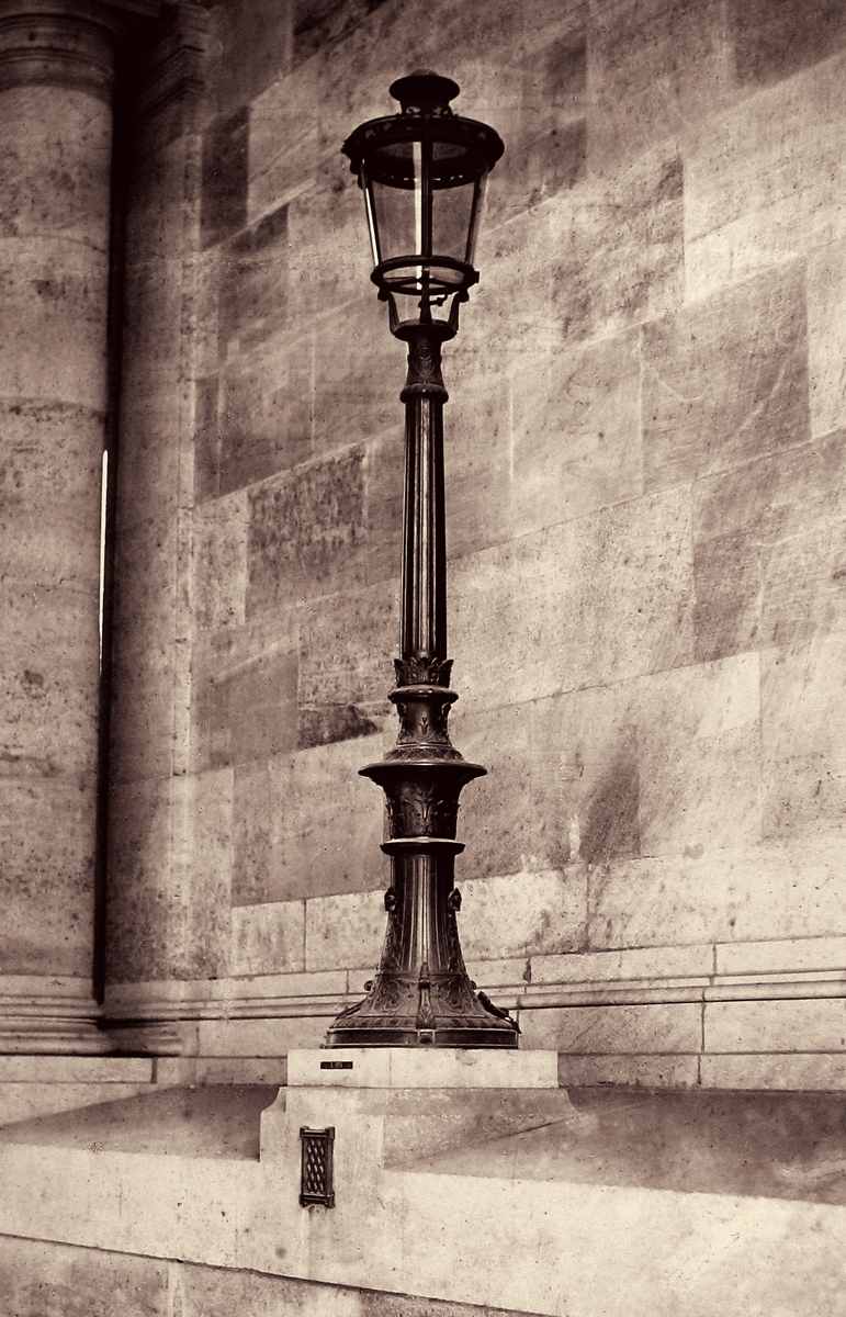 Candélabre du Louvre