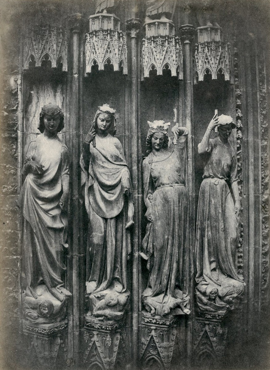 Figures du grand portail de la Cathédrale de Strasbourg (les vertus terrassant les vices)