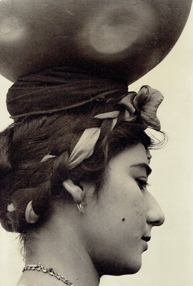 Woman with a Water Pot on her Head, Espinal
